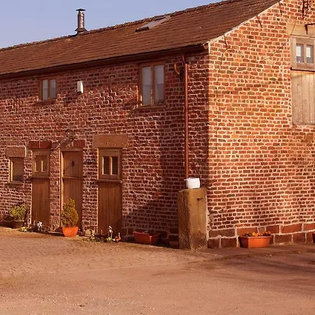 Вилла The Old Mill Barn With Hot Tub And Private Use Of Heated Pool Уиррал Экстерьер фото