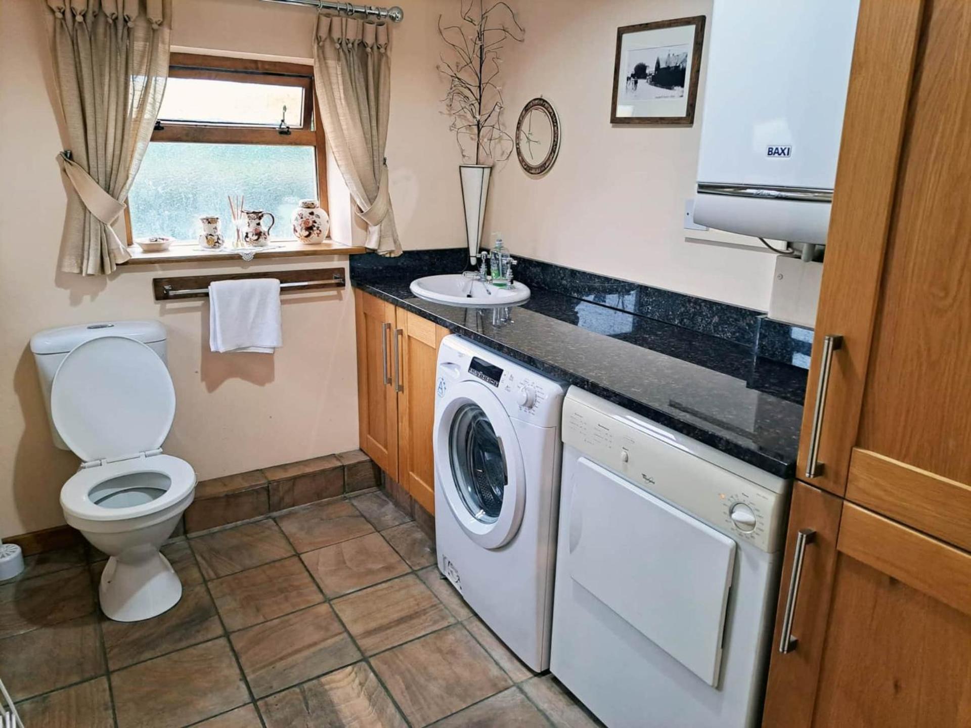 The Old Mill Barn With Hot Tub And Private Use Of Heated Pool * Wirral